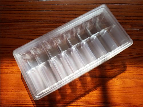 鑫鑫生產(chǎn)吸塑托盤不抄捷徑，實打實